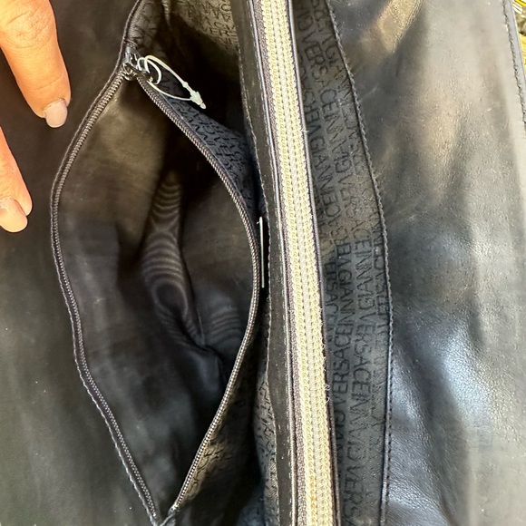 ♠️Gianni Versace Womens Black Leather♠️ Italy Inner Dividers Medium Shoulder Bag - Picture 12 of 12